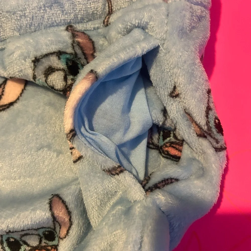 Stitch Fleece Shorts‎ - Picture 3 of 4